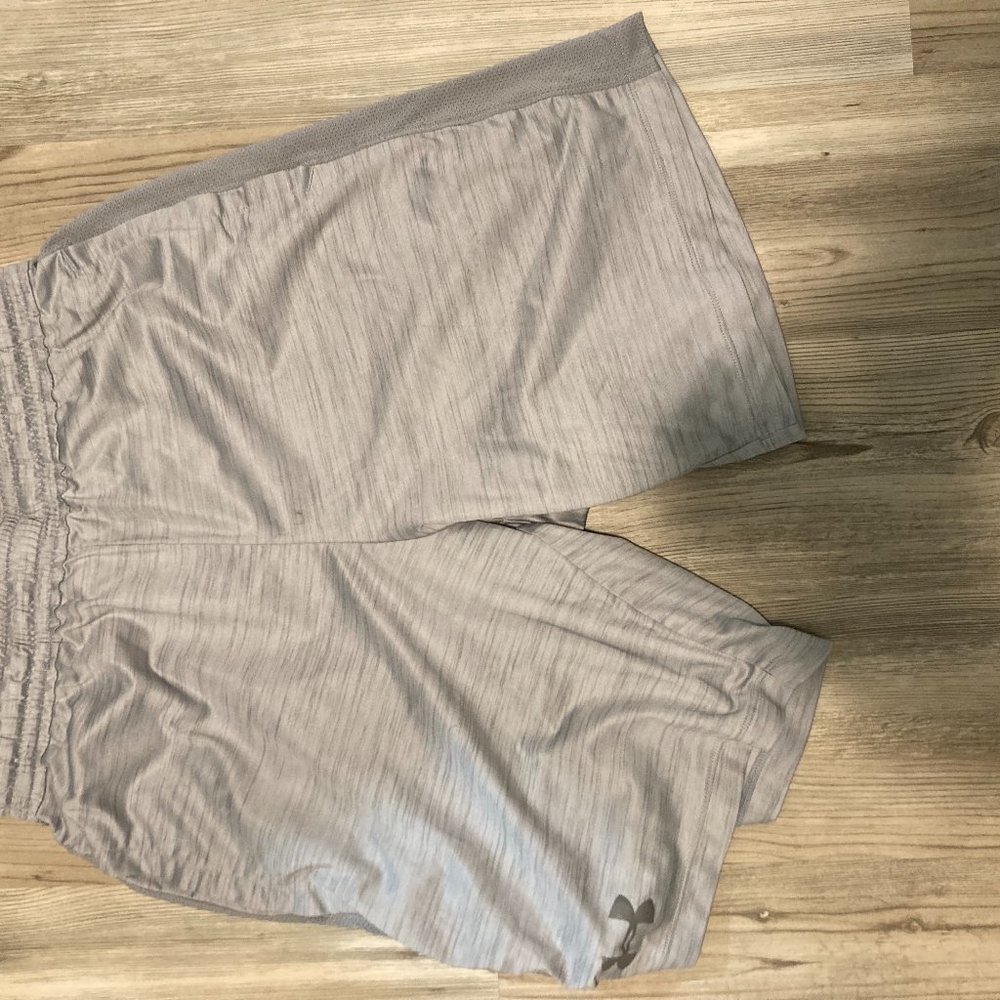 Gray Under Armour Athletic Shorts Size M